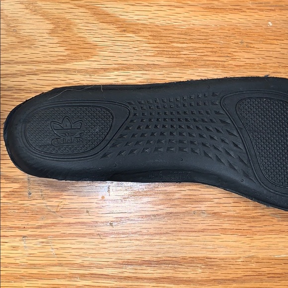 yeezy 350 pirate black’s - Picture 7 of 7